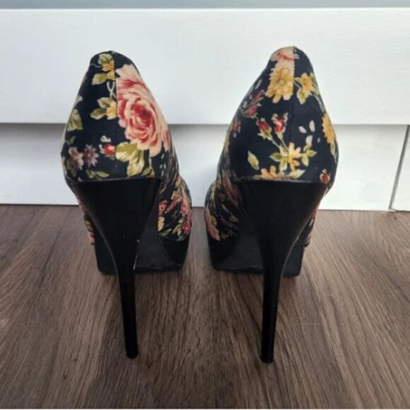 Glaze - Flowered Platform Heels - Picture 3 of 5
